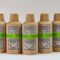 Chartreuse Elixir Vegetal Distillerie d'Aiguenoire 1618-2018